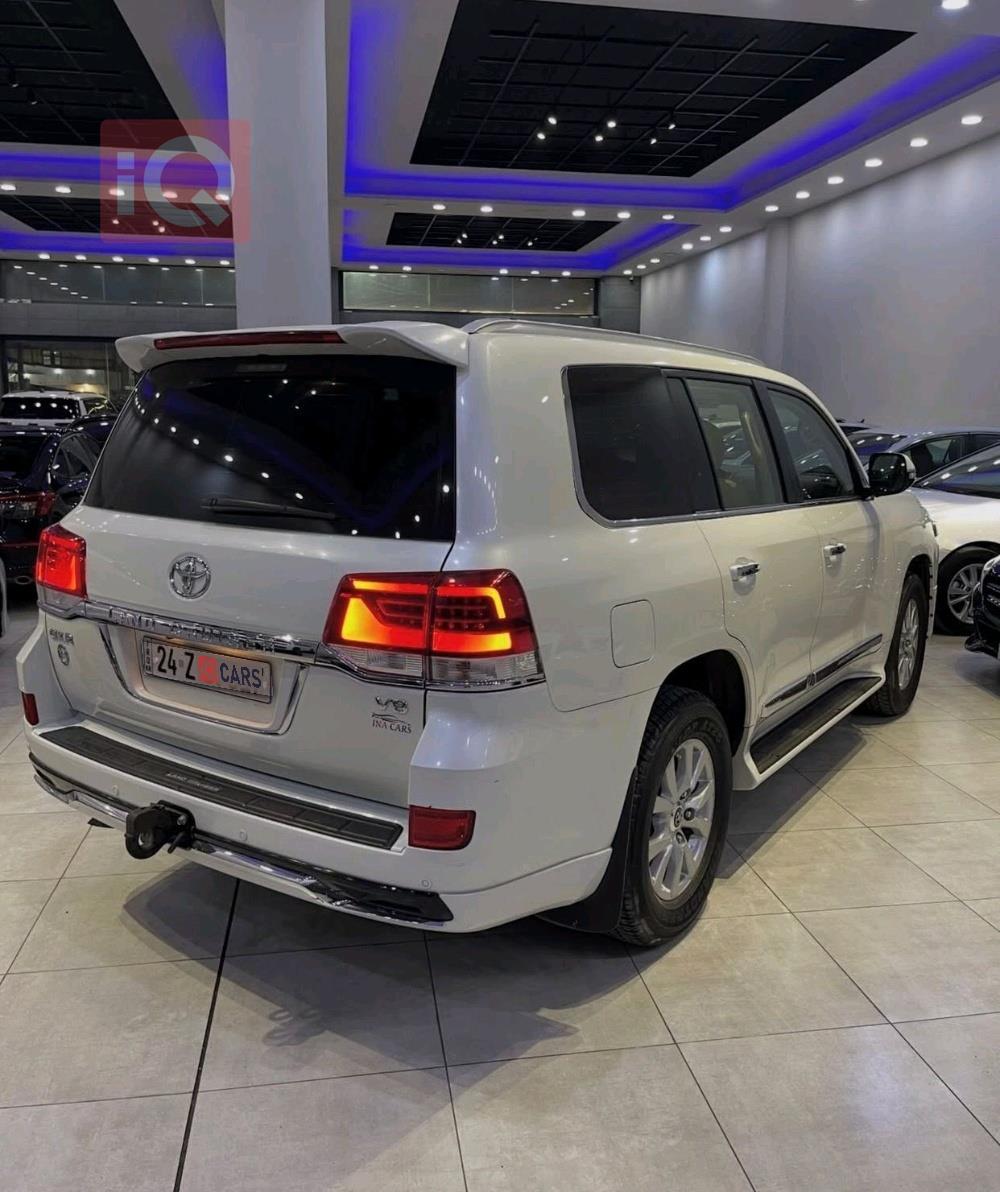 تويوتا لاندكروزر